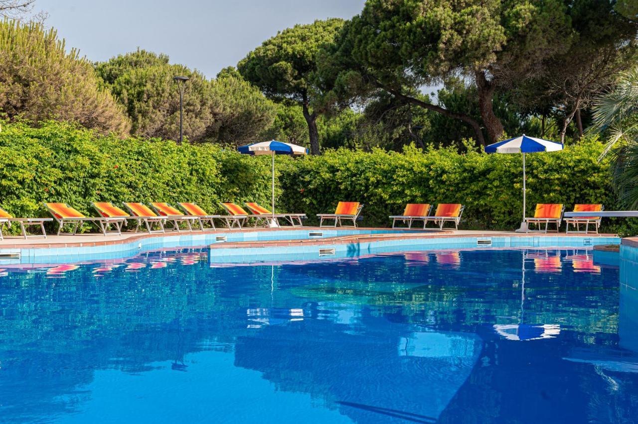 Hotel Ausonia Milano Marittima Exterior foto