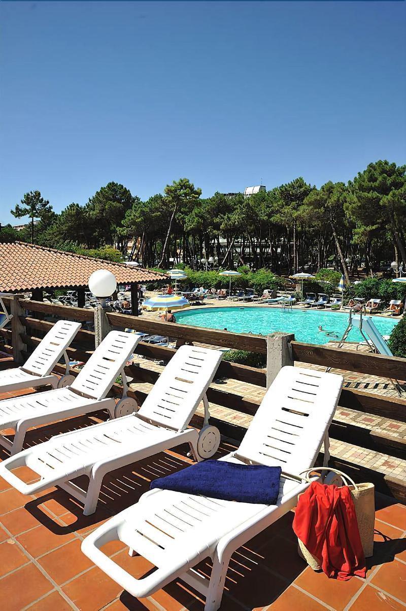 Hotel Ausonia Milano Marittima Exterior foto