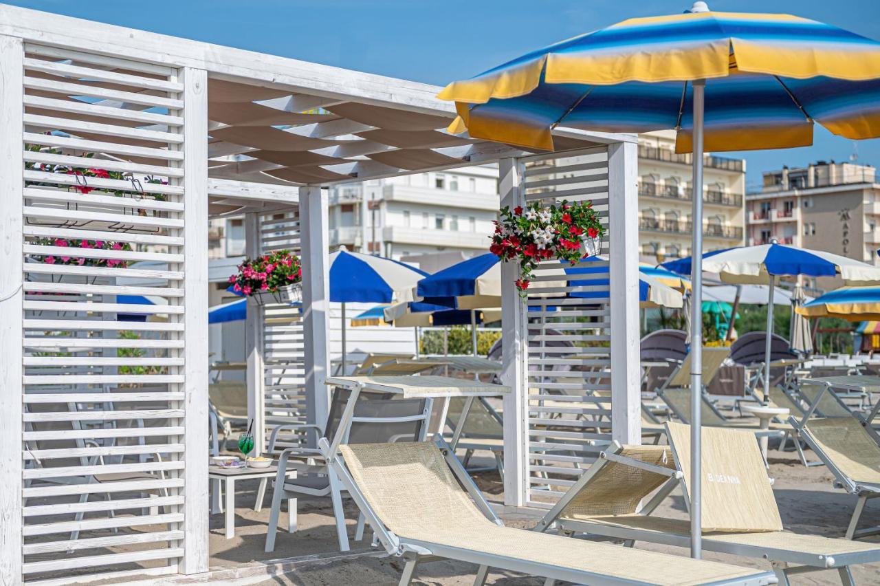 Hotel Ausonia Milano Marittima Exterior foto