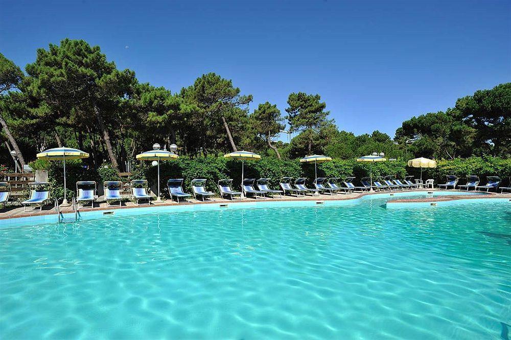 Hotel Ausonia Milano Marittima Exterior foto