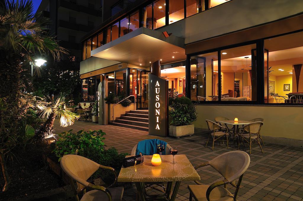 Hotel Ausonia Milano Marittima Exterior foto