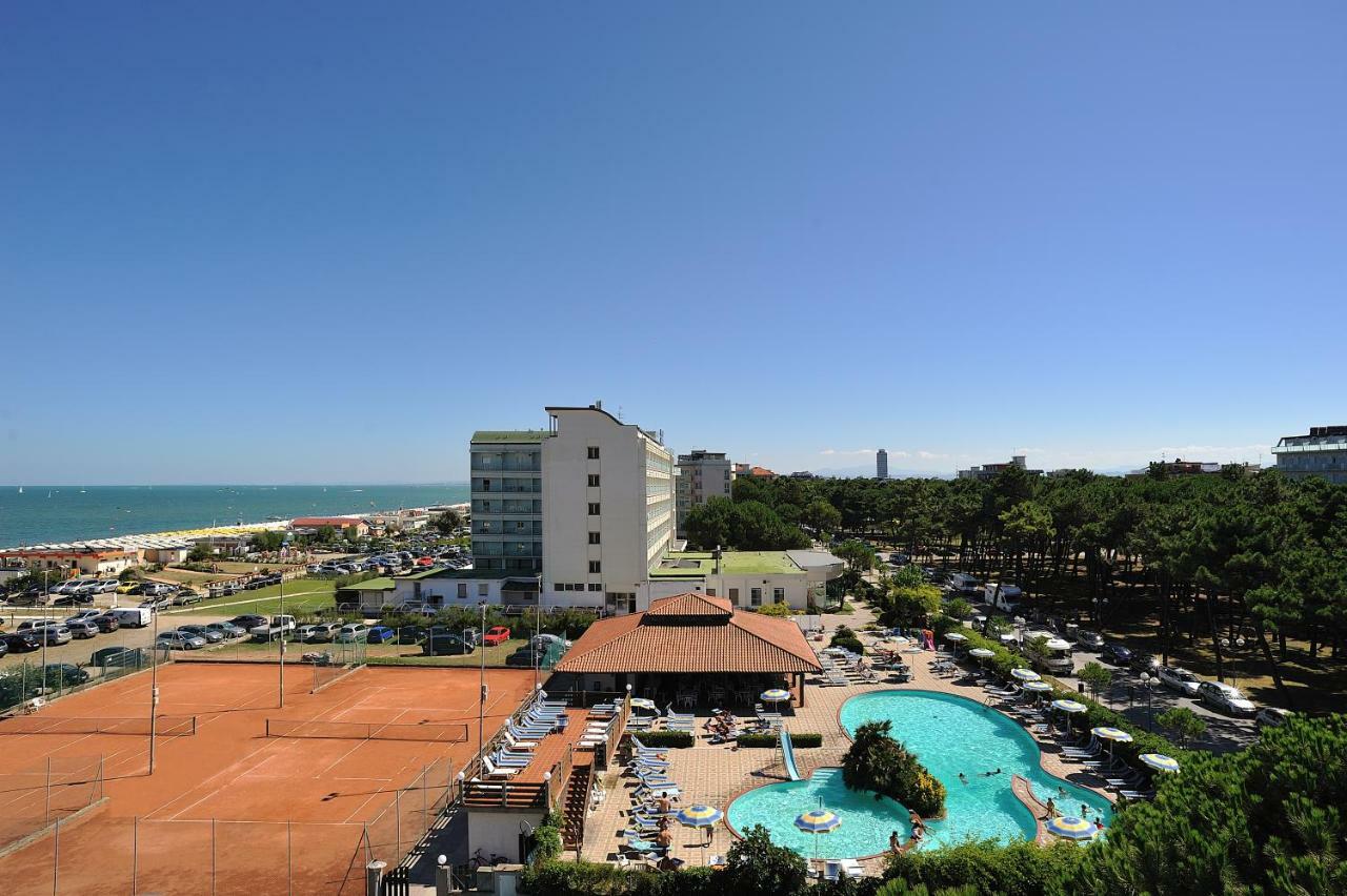 Hotel Ausonia Milano Marittima Exterior foto
